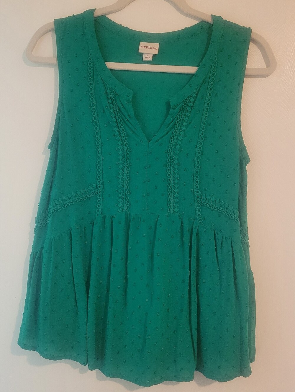 Merona Green Sleeveless V-Neck Embroidered Peplum Top